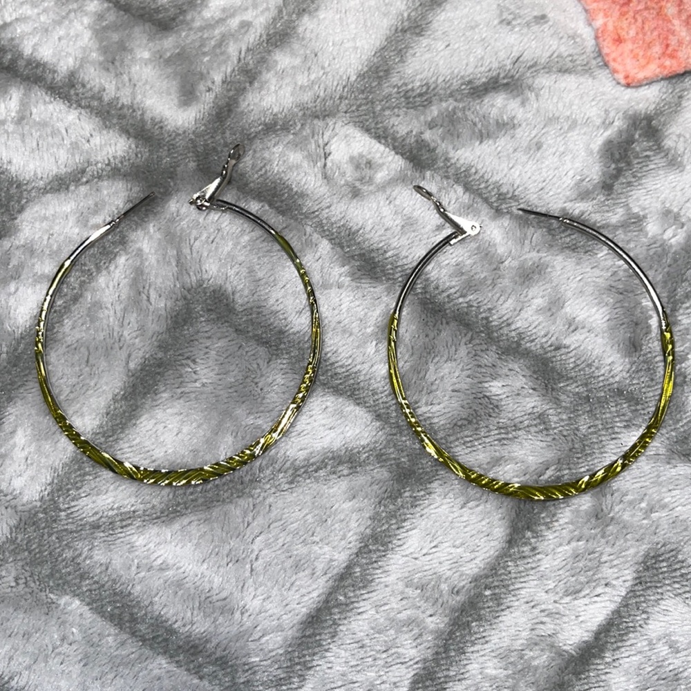 Green/silver hoops